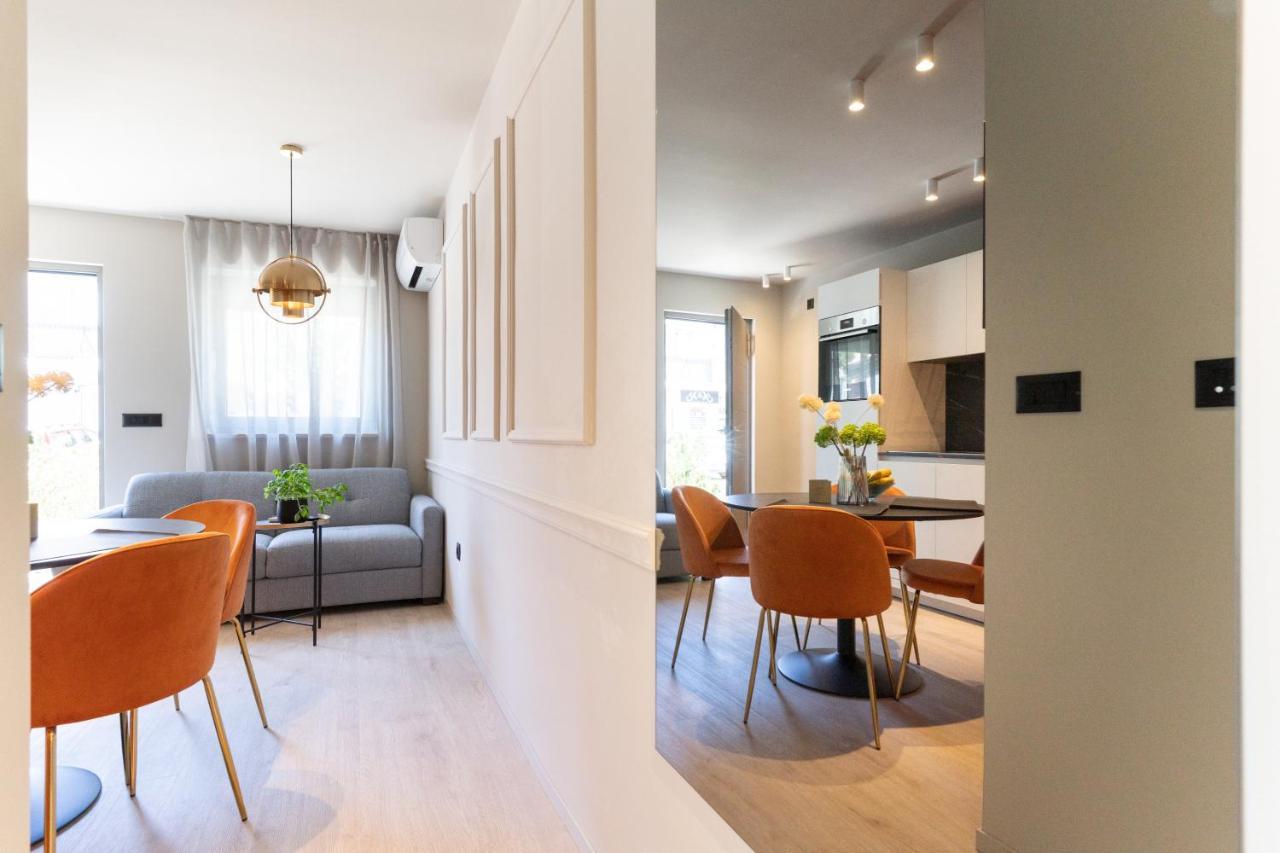 Prestige Studio Apartment ロヴィニ エクステリア 写真
