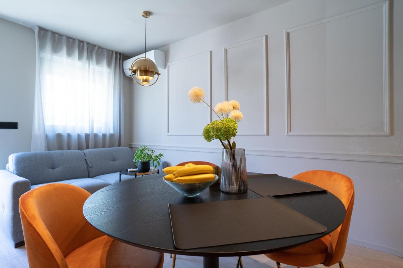 Prestige Studio Apartment ロヴィニ エクステリア 写真