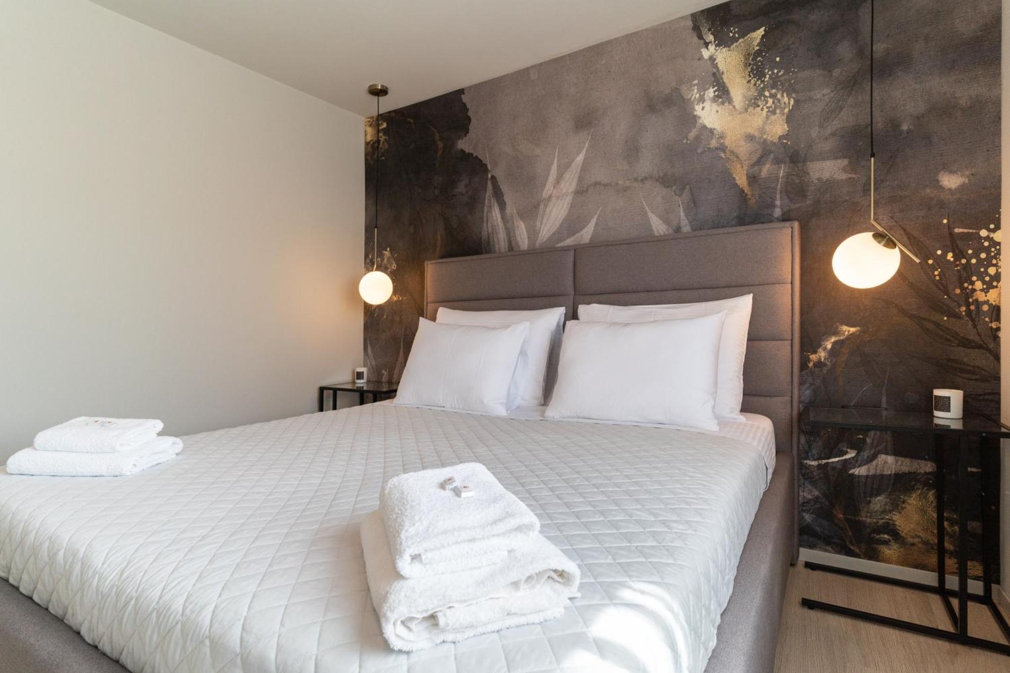 Prestige Studio Apartment ロヴィニ エクステリア 写真