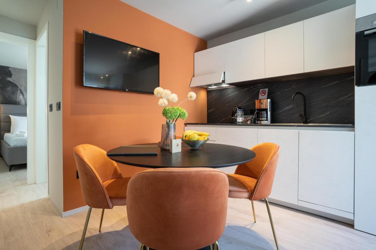 Prestige Studio Apartment ロヴィニ エクステリア 写真