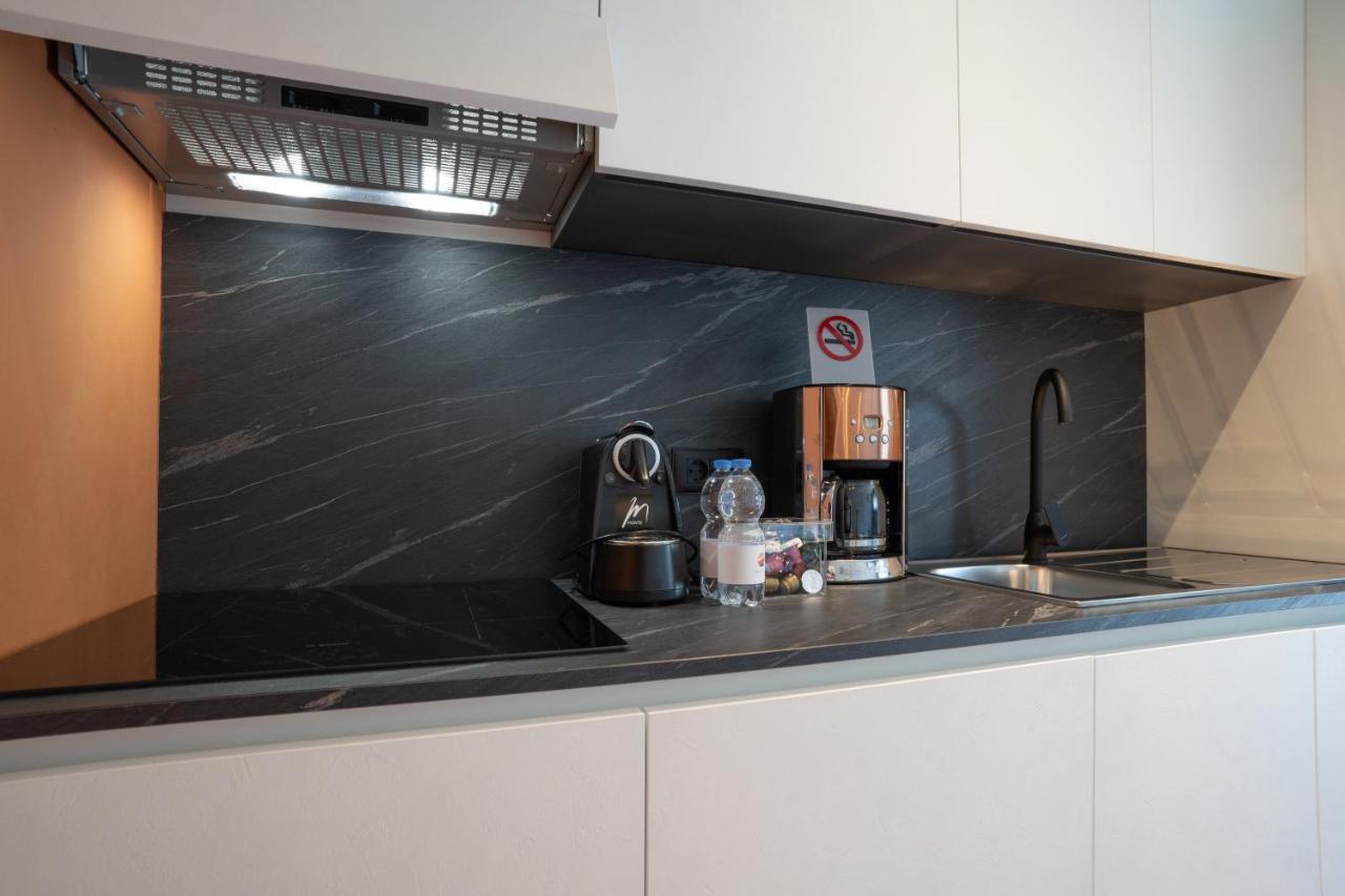 Prestige Studio Apartment ロヴィニ エクステリア 写真